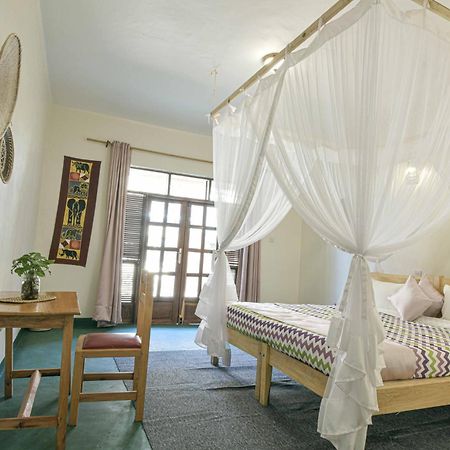 Cycad Entebbe Guest House Kültér fotó